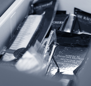 Verpackter Fisch in Versandbox